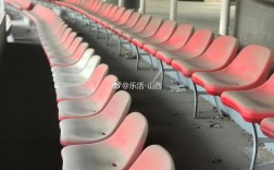 山西红灯笼体育场座位有多少？