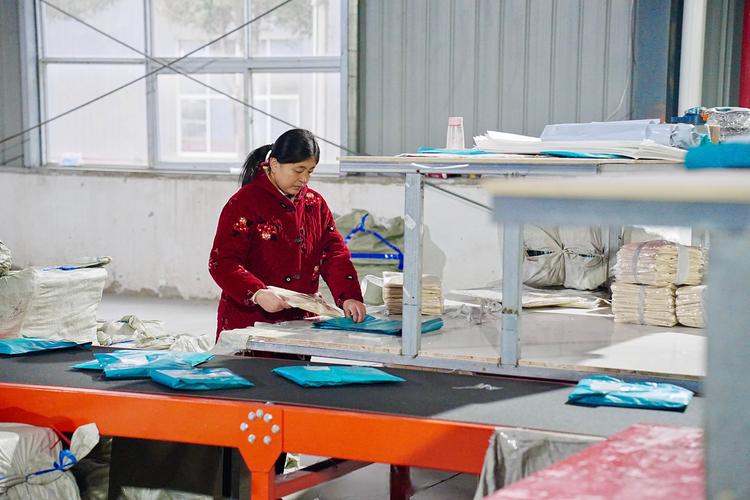 山西红萍服饰，主打什么风格或产品？-图3