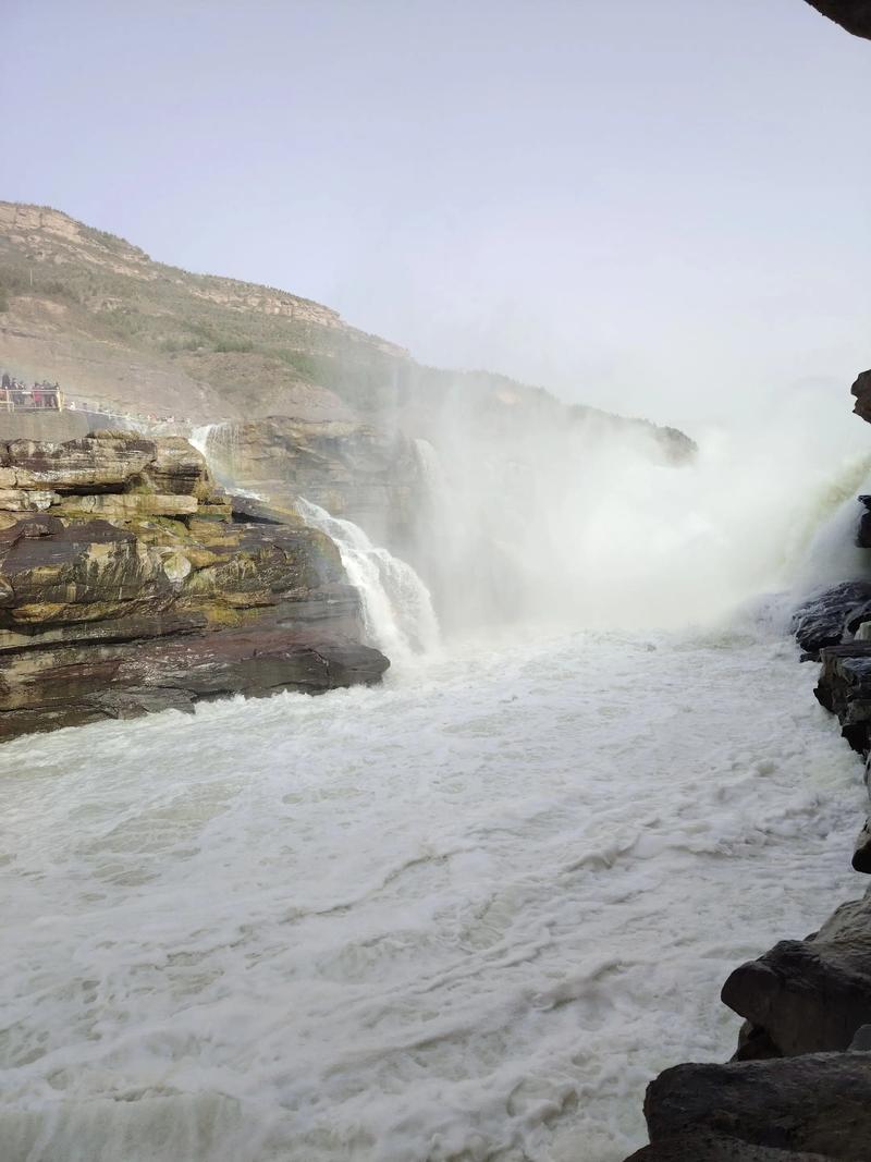 火车穿行山西，壶口瀑布有多壮阔？-图1