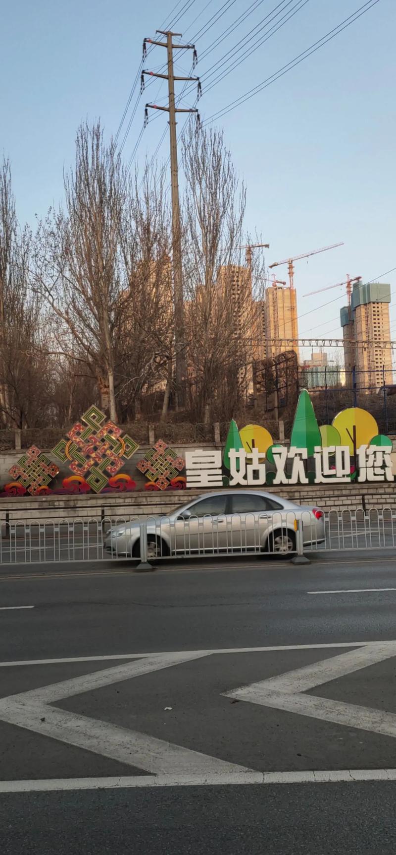 崇山西路有何故事或特色？-图1