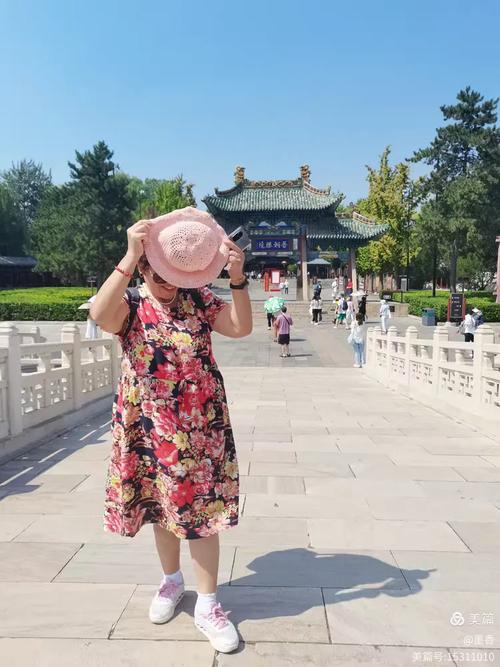 山西9月穿什么衣服合适？-图1