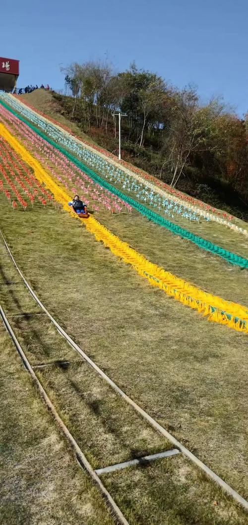 庐山西海花千谷滑草场好玩吗？-图2