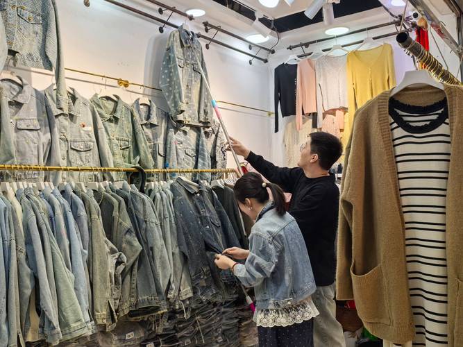 鞍山西柳服装批发市场有何特色？-图1