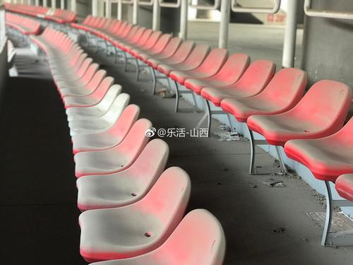 山西红灯笼体育场座位有多少？-图1
