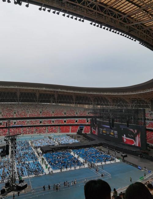 山西红灯笼体育场座位有多少？-图3